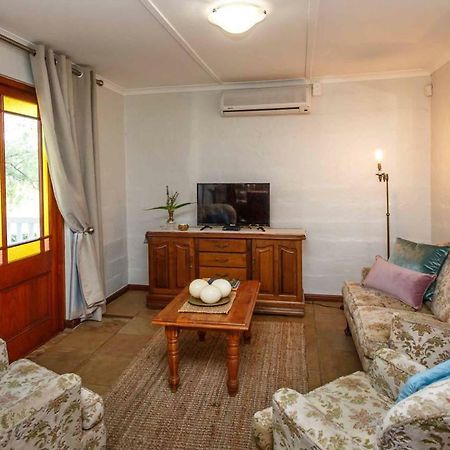 Апартаменти Hazenjacht Karoo Lifestyle - Spitzkop Оудсгорн Екстер'єр фото